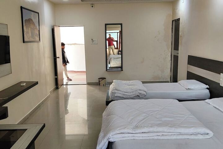 Room 14 of 124