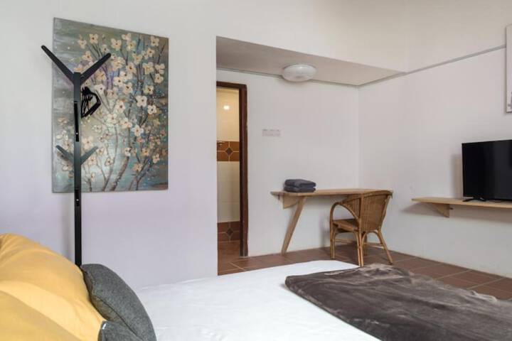 Room 13 of 65
