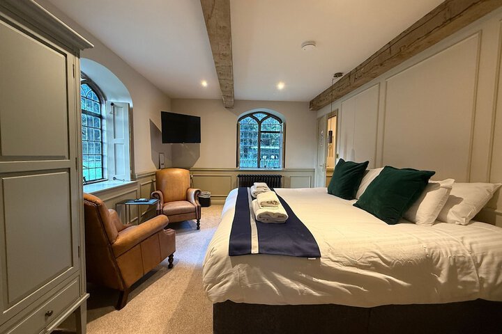 Room 37 of 104