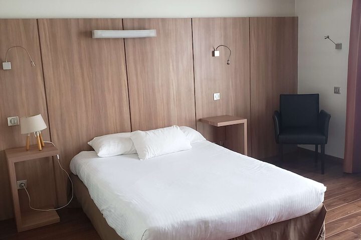 Room 22 of 42