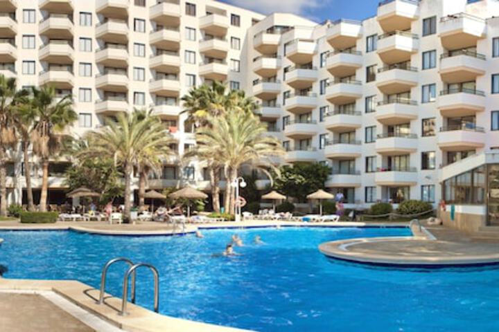 Pools & Facilities