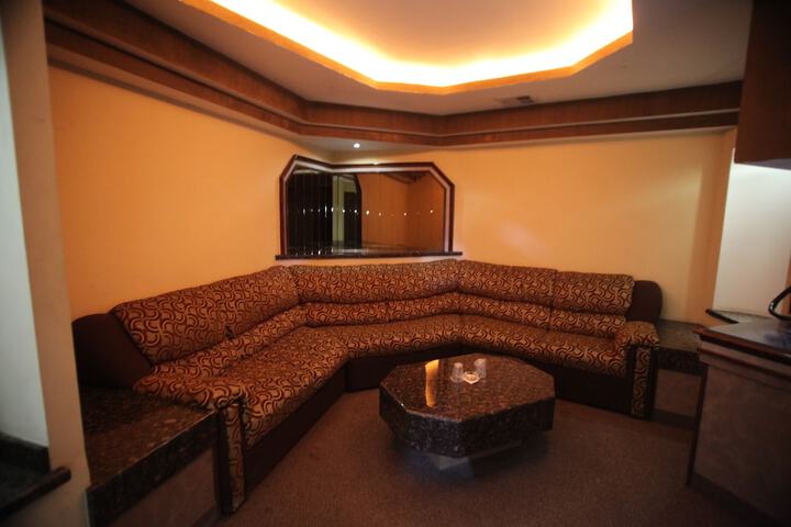 Room 11 of 27