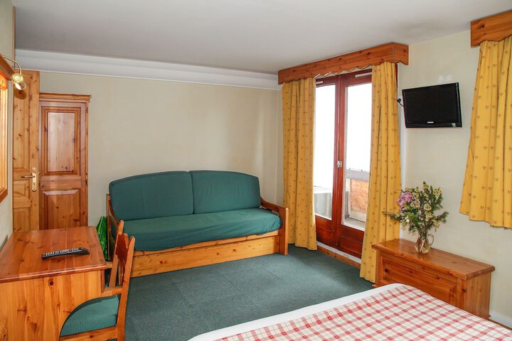 Room 4 of 20