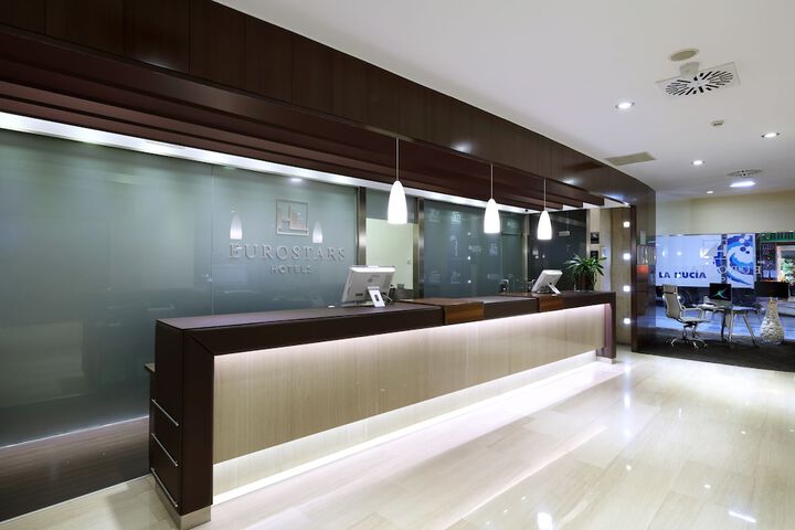 Hotel 2 of 98