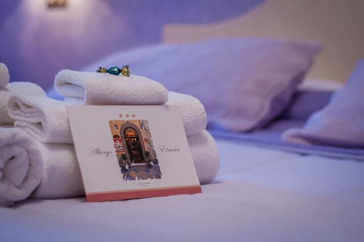 Room 10 of 60
