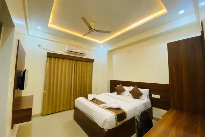 Room 10 of 29