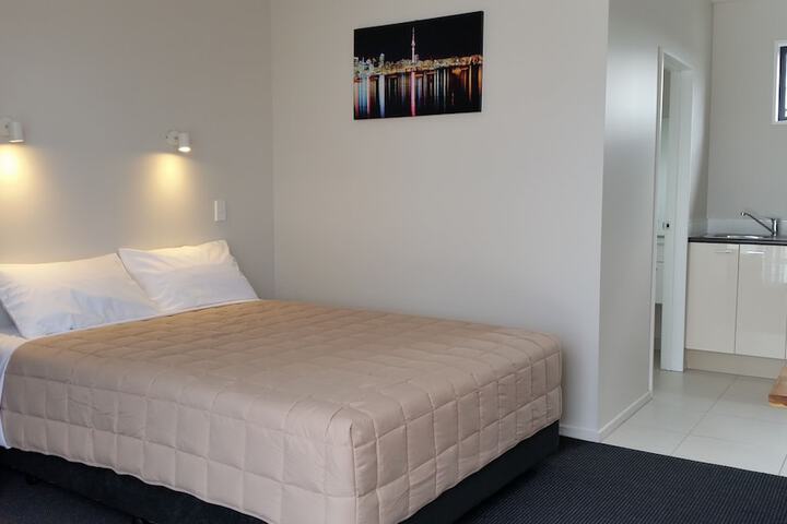 Room 11 of 40