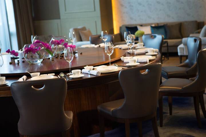 Dining 64 of 100