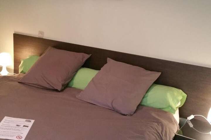 Room 10 of 62