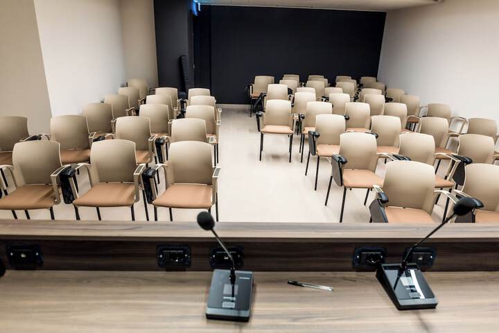 Business Center 95 of 107