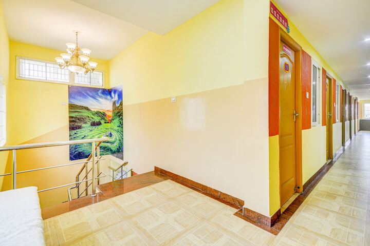 Hotel Interior 4 of 25