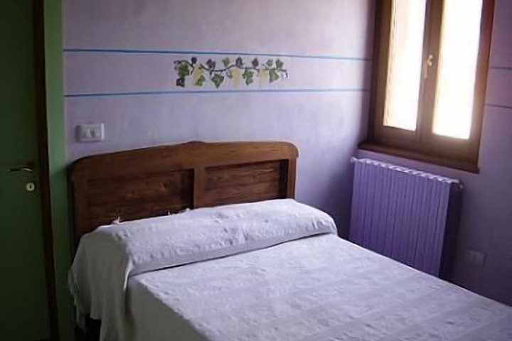 Room 4 of 26