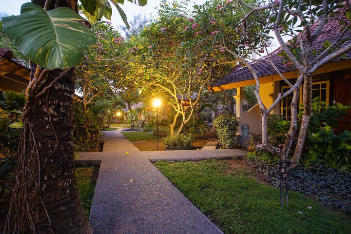 Hotel Exterior 54 of 61