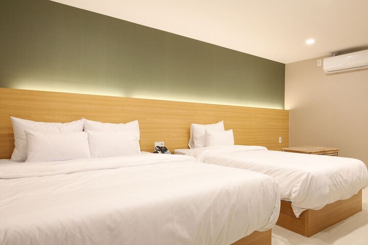 Room 42 of 62