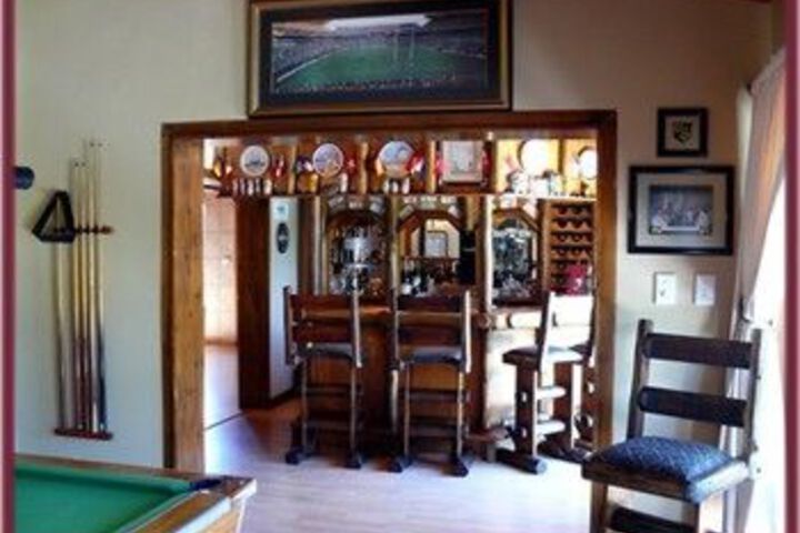 Lounge 5 of 14