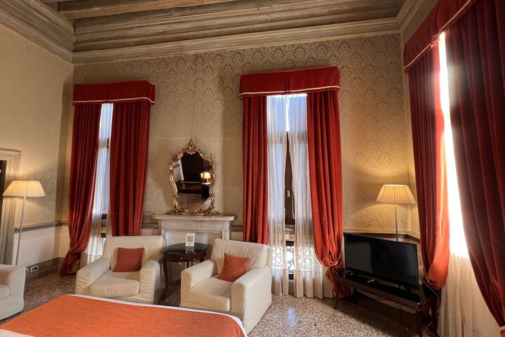 Room 150 of 290