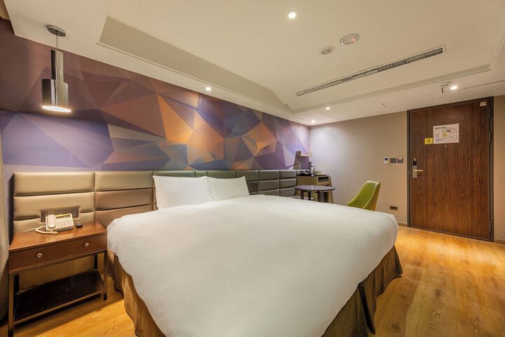 Room 20 of 103
