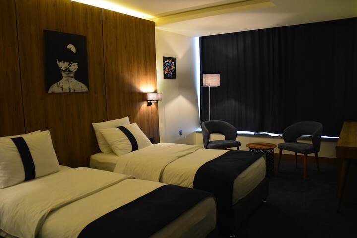 Room 8 of 36