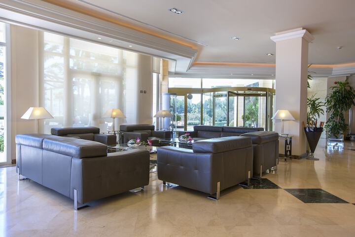 Guest Lobby