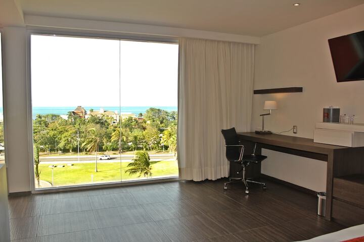 Room 21 of 33