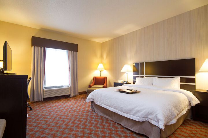 1 King Bed (9 of 13)