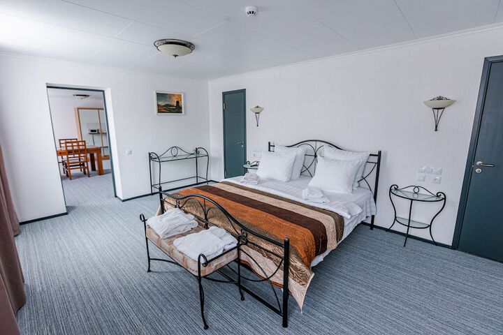 Room 10 of 82