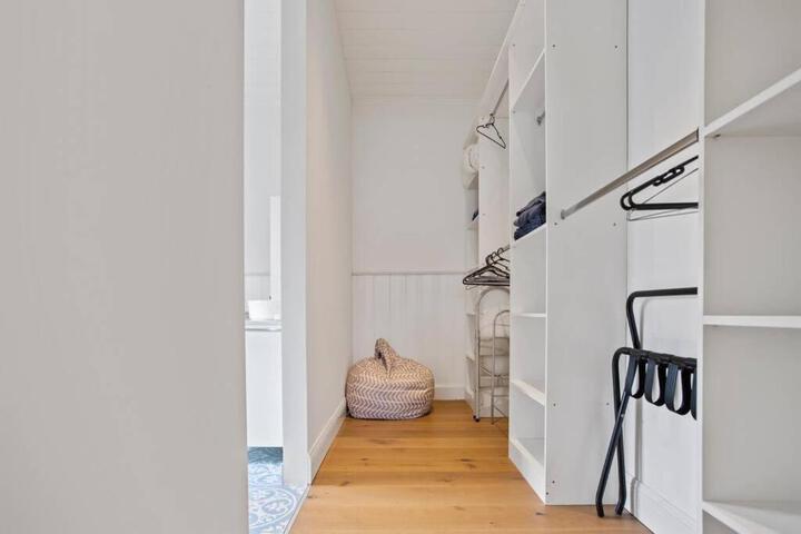 Room 3 of 11