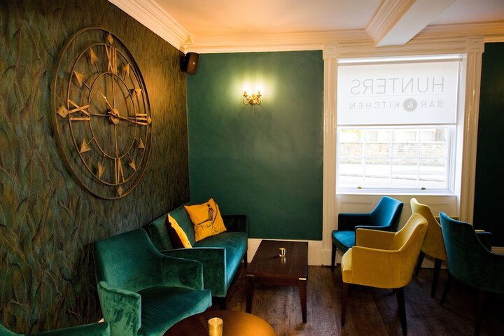 Lounge 86 of 104