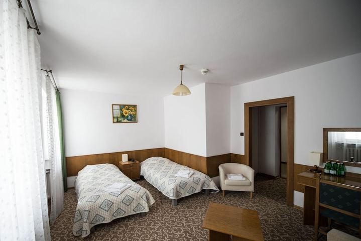 Room 9 of 22