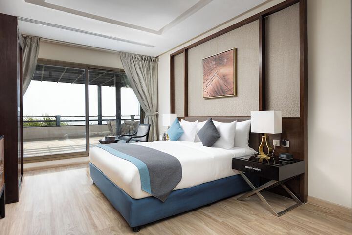 Room 28 of 171