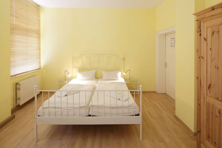 Room 2 of 25