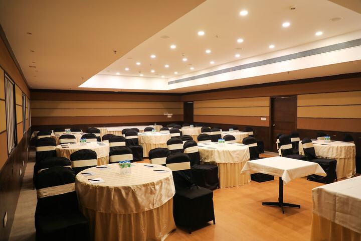 Ballroom/Hall 32 of 35
