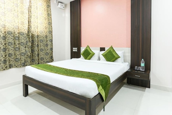 Room 2 of 11