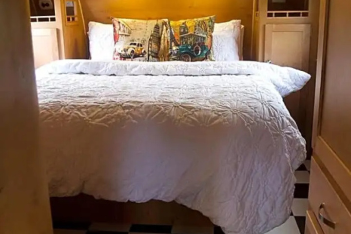 Room 5 of 20