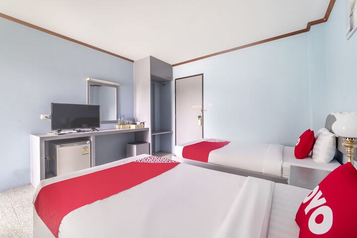 Room 12 of 25