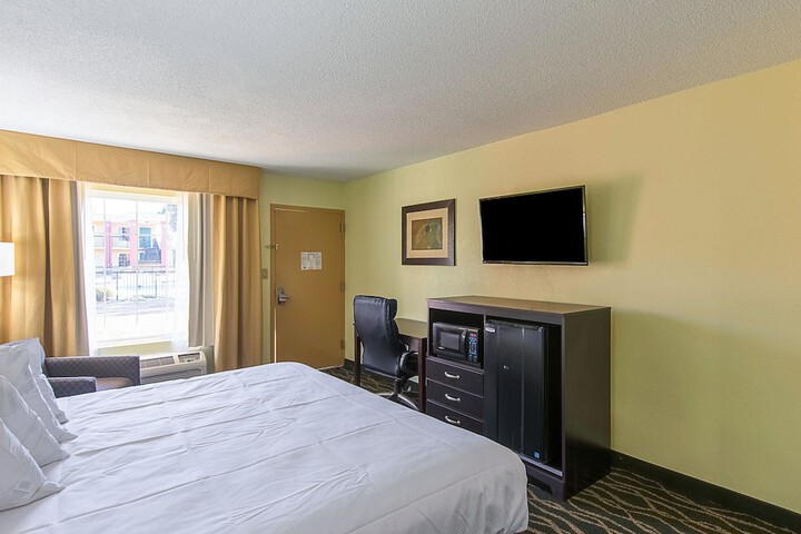 Standard Room, King or Two Doubles (14 of 24)