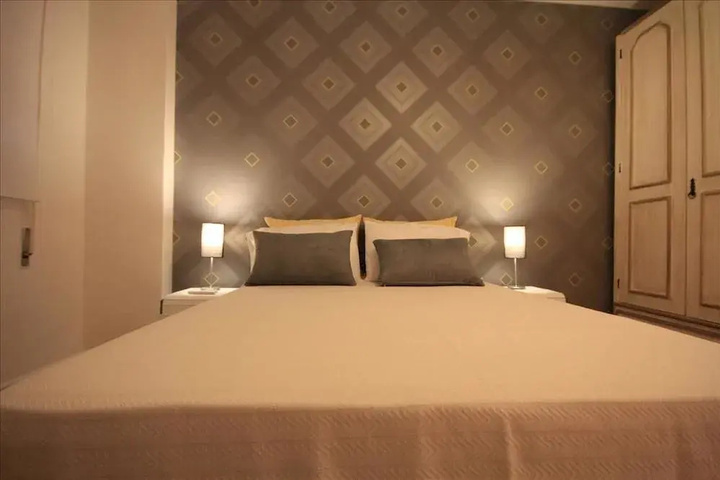 Room 5 of 19