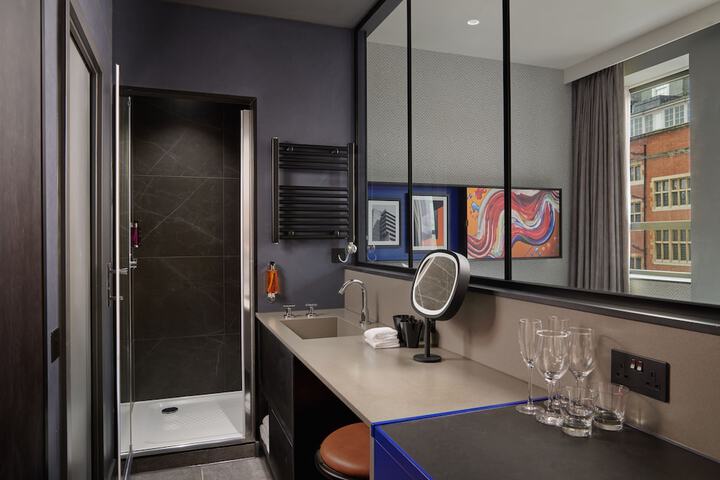 Room 18 of 45