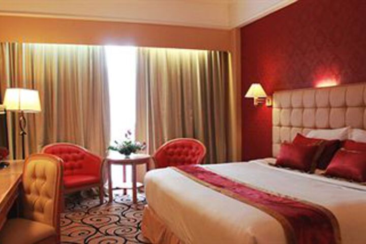 Room 2 of 3
