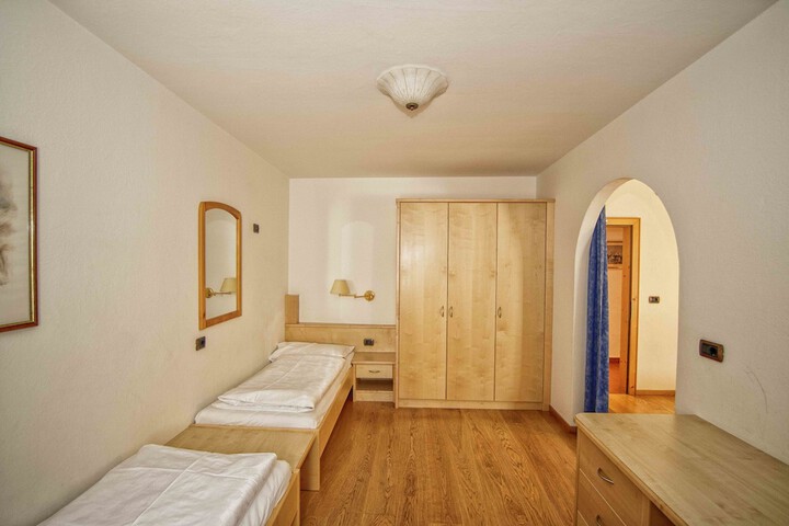 Room 30 of 72
