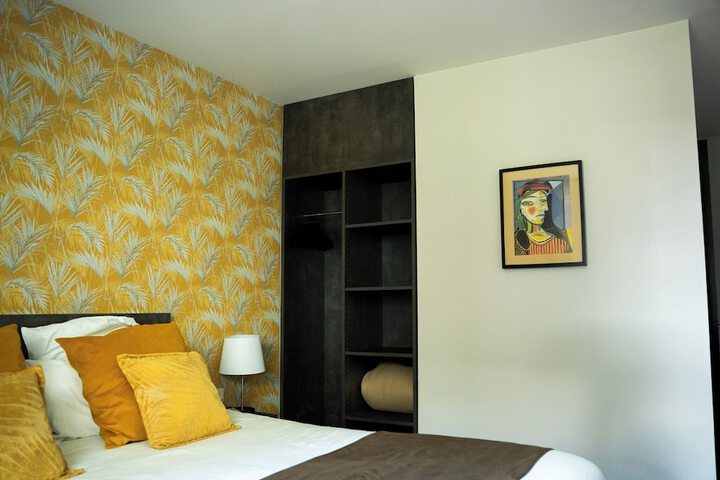 Room 35 of 80