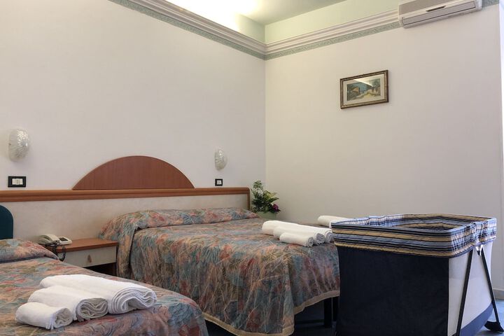 Room 28 of 38