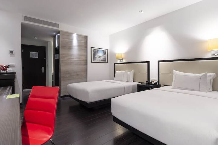 Room 13 of 115