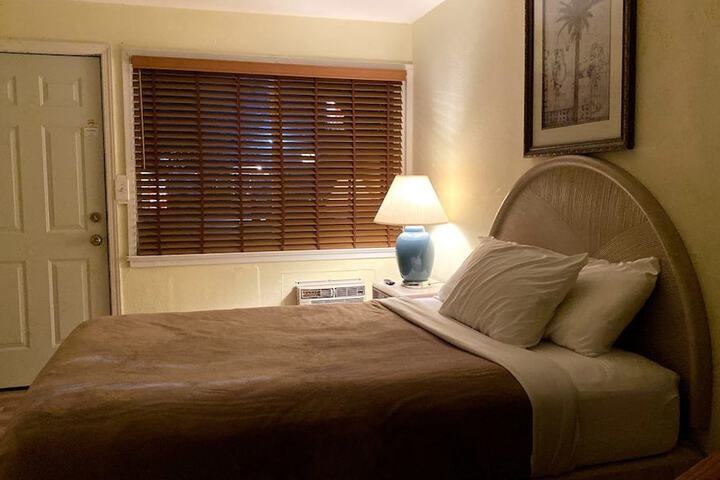 Room 3 of 16