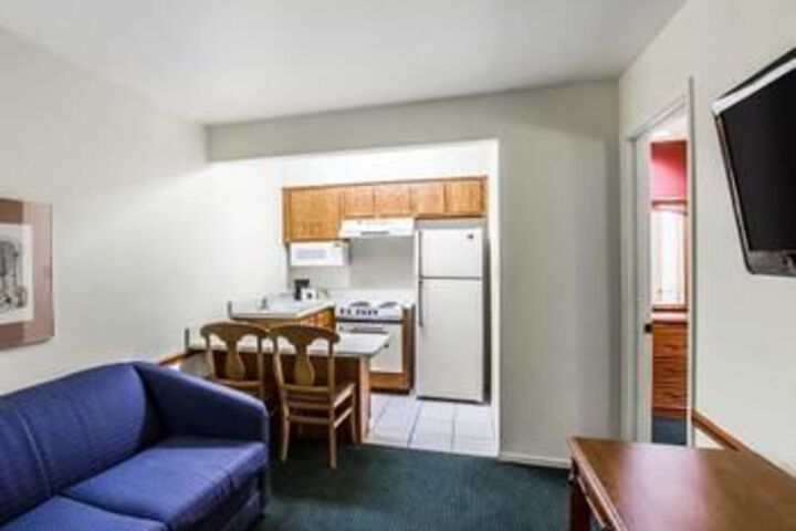 Room 6 of 20