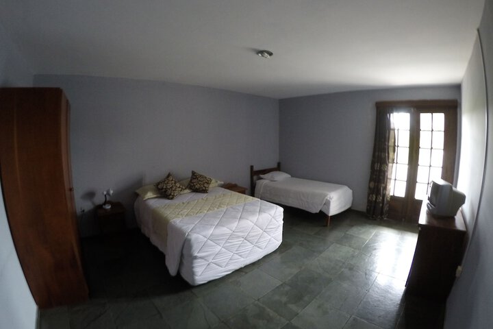 Room 3 of 10