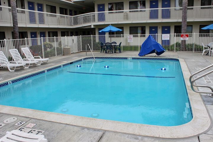 Pool Hotel