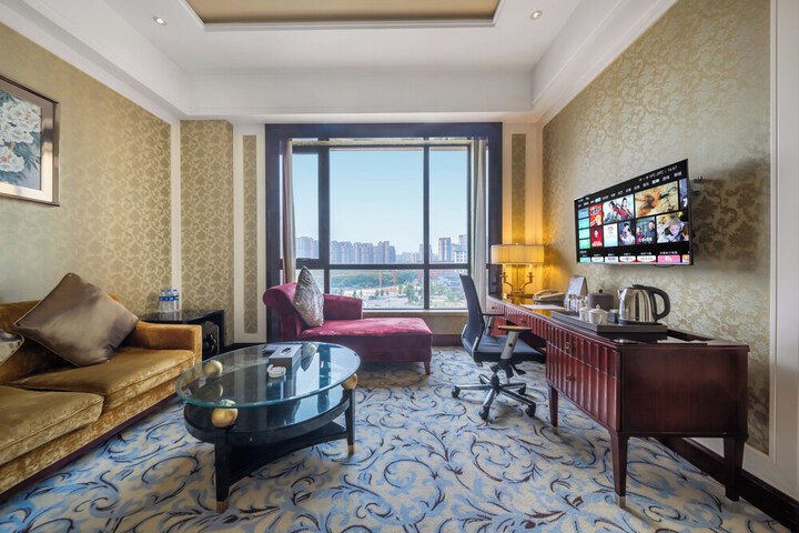 Room 19 of 28