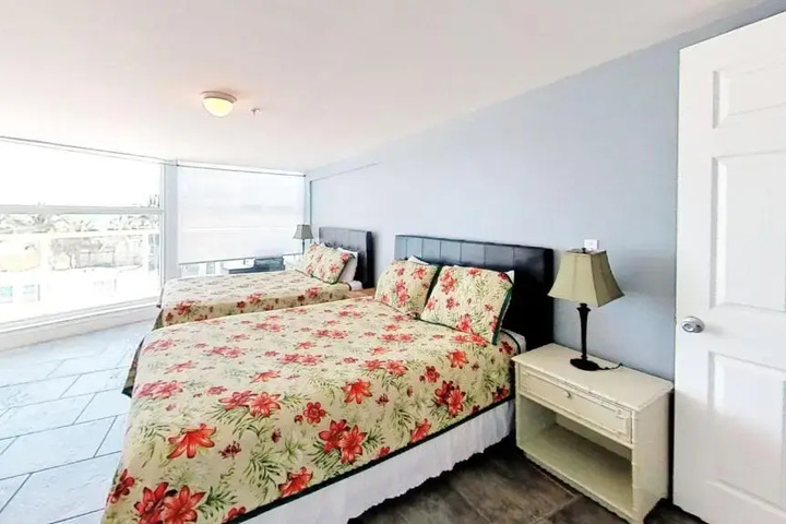 Room 2 of 23