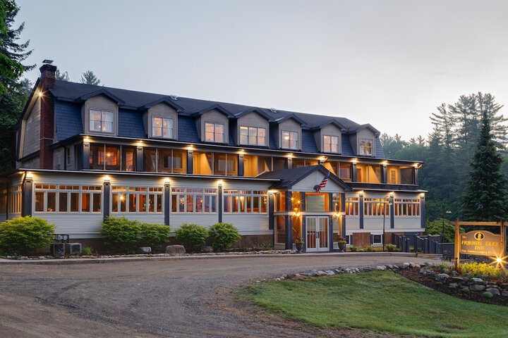 Friends Lake Inn